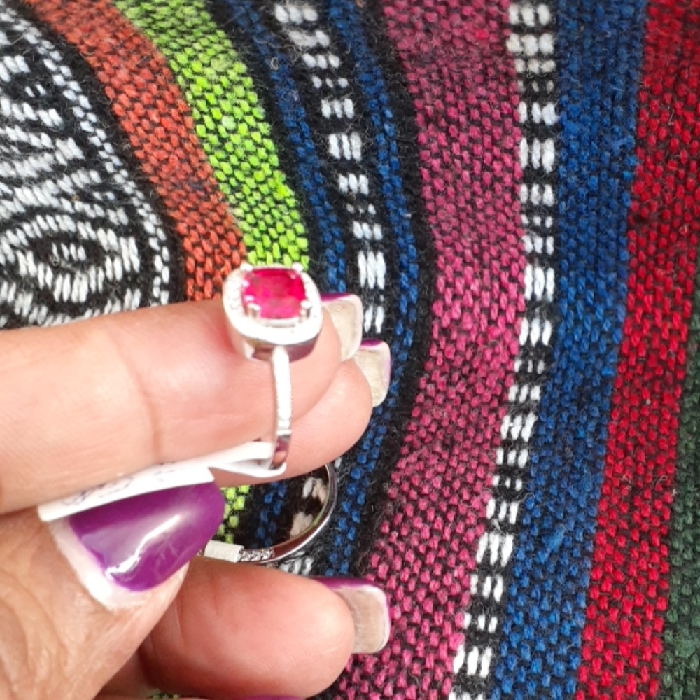 Square shaped Ruby ring - Picture 2 of 4